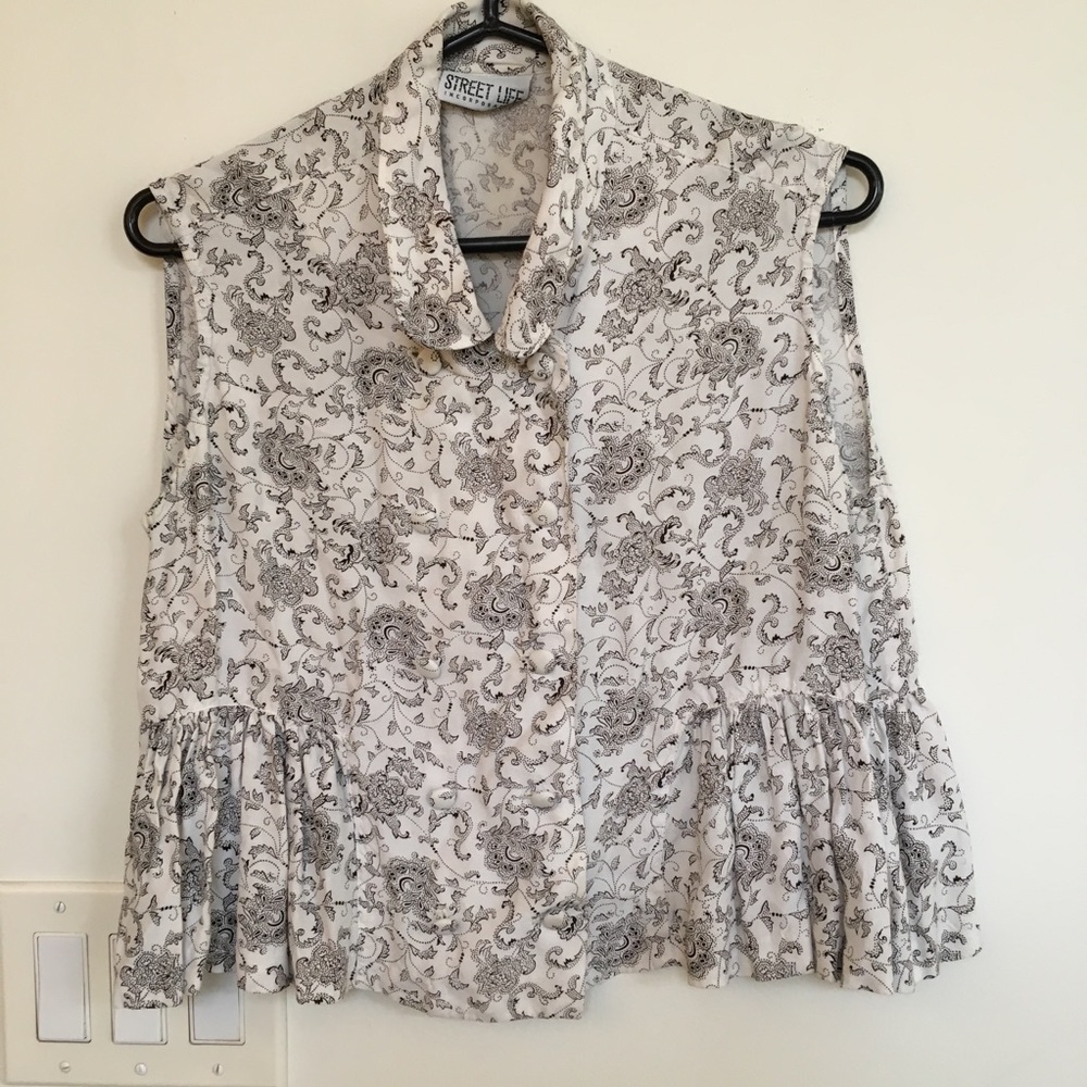 Street Life Incorporated VINTAGE sleeveless top